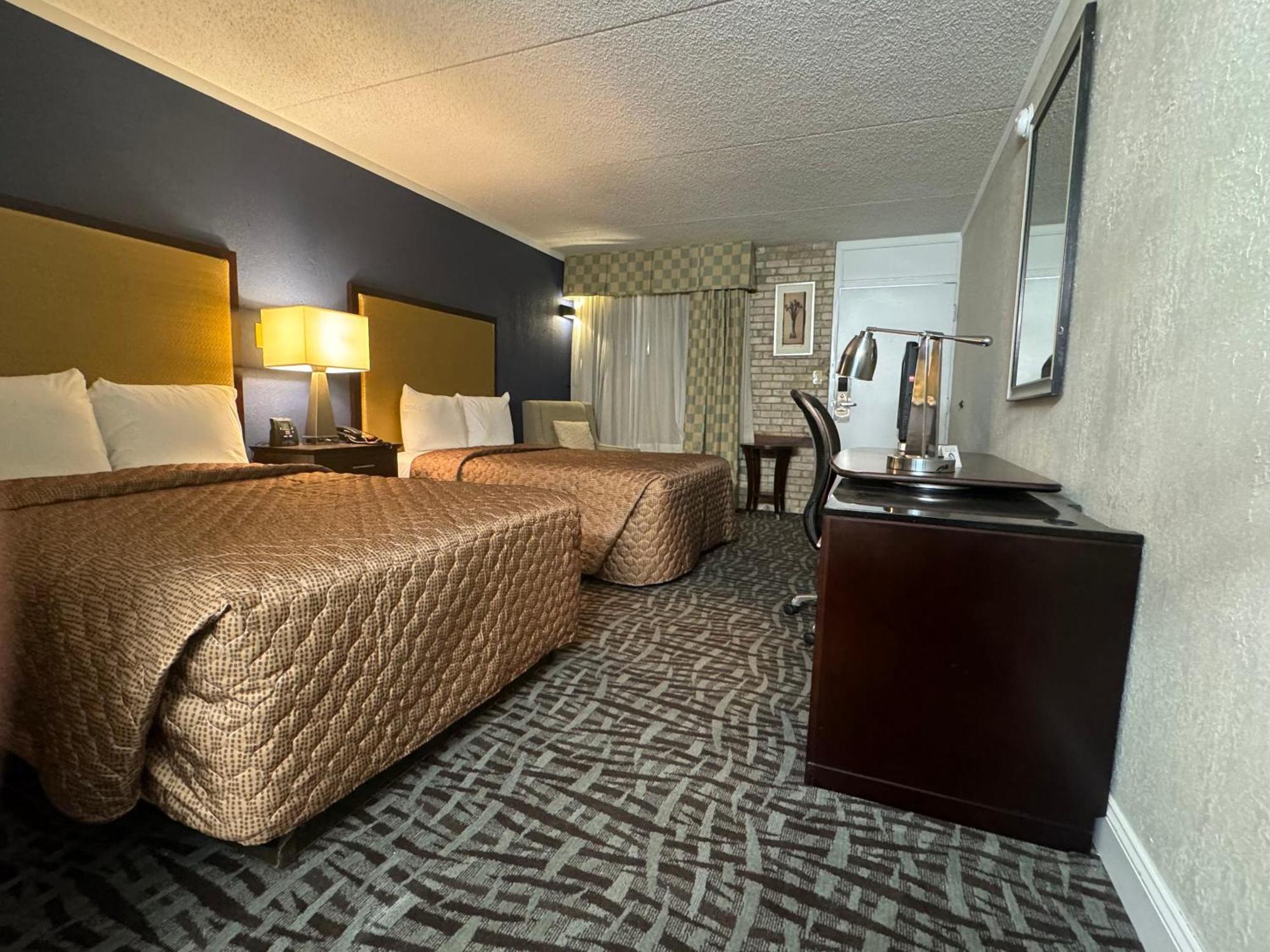 Winston Salem Inn And Suites Exterior photo